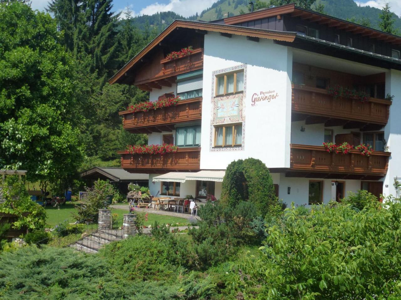 Pension Gieringer Kössen Buitenkant foto